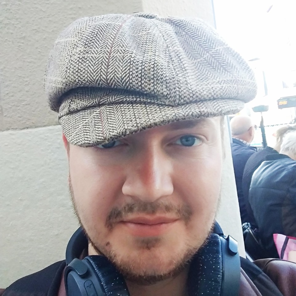 Апанович Роман